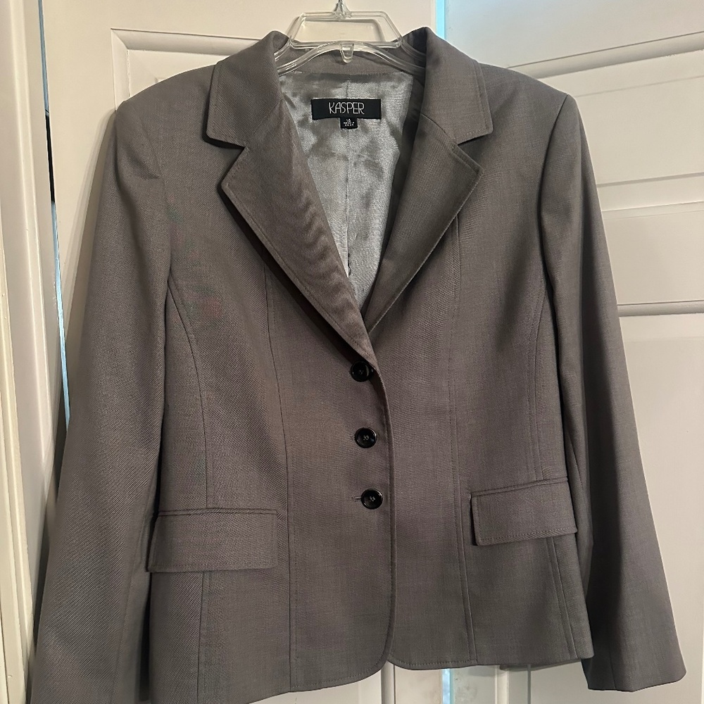 Kasper Gray Professional Blazer Jacket Women's Size 16, Three Button Career Wear